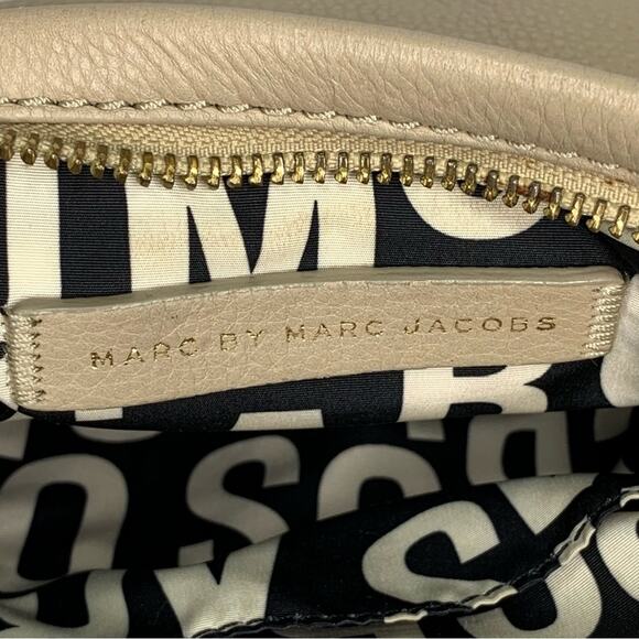 Marc by Marc Jacobs Crossbody Leather Taupe Zipper Closure Full Lining - Picture 6 of 14